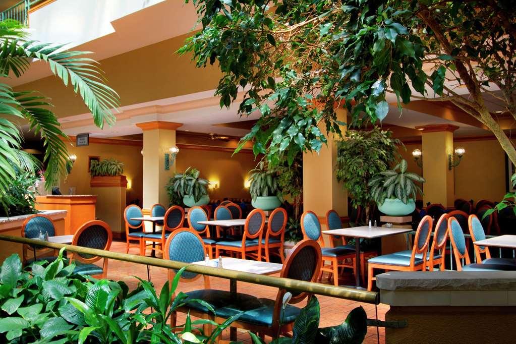 Embassy Suites By Hilton Greensboro Airport Restaurant photo