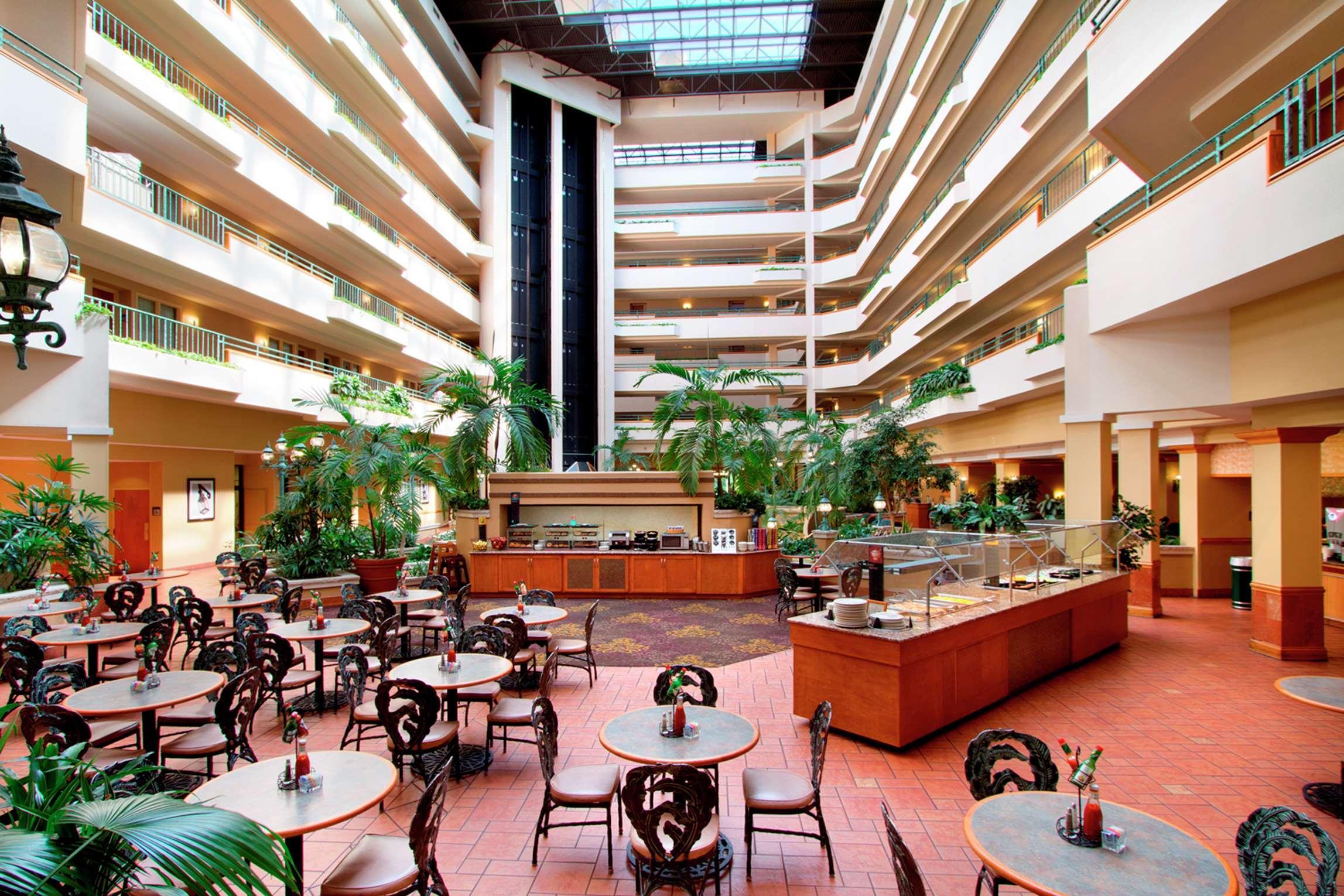 Embassy Suites By Hilton Greensboro Airport Exterior photo