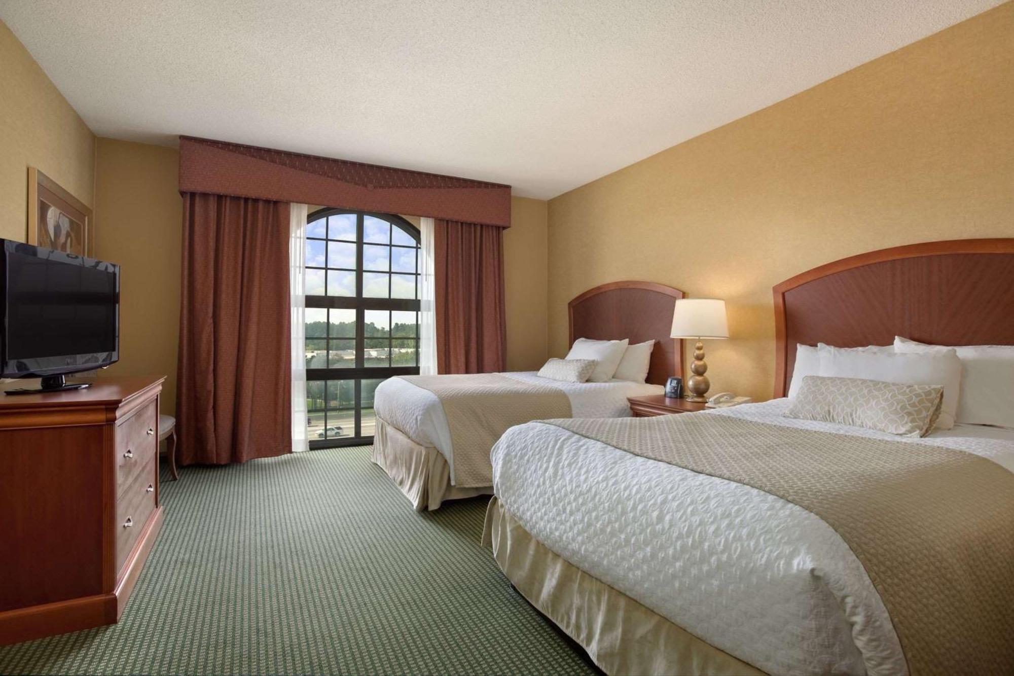Embassy Suites By Hilton Greensboro Airport Exterior photo